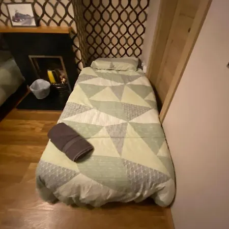 Privatunterkunft Airport Big With Bathroom Outside - Kitchen Only 7 Days Reservation Dublin