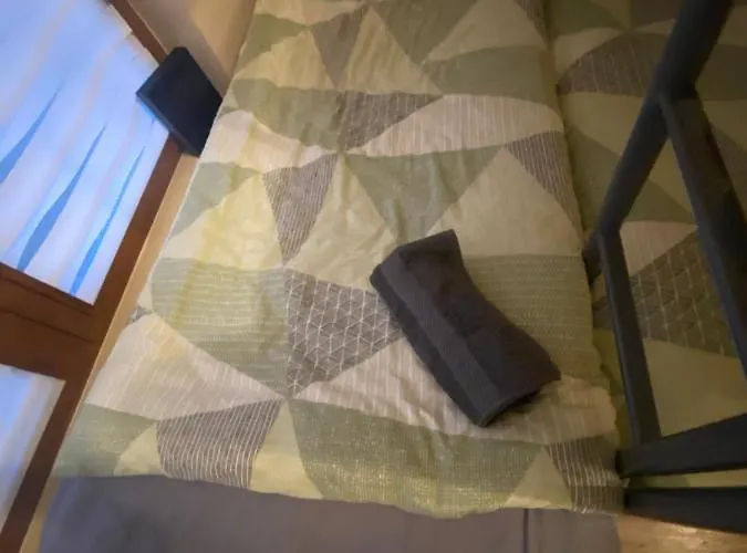 Airport Big With Bathroom Outside - Kitchen Only 7 Days Reservation Dublin