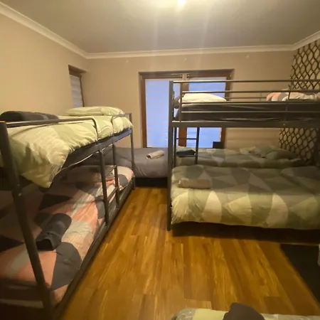 Airport Big With Bathroom Outside - Kitchen Only 7 Days Reservation Проживание в семье