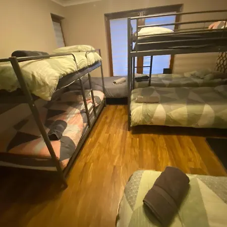 Проживание в семье Airport Big With Bathroom Outside - Kitchen Only 7 Days Reservation *