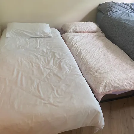 Privat bolig Airport Big With Bathroom Outside - Kitchen Only 7 Days Reservation