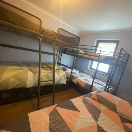 Airport Big With Bathroom Outside - Kitchen Only 7 Days Reservation Дублин