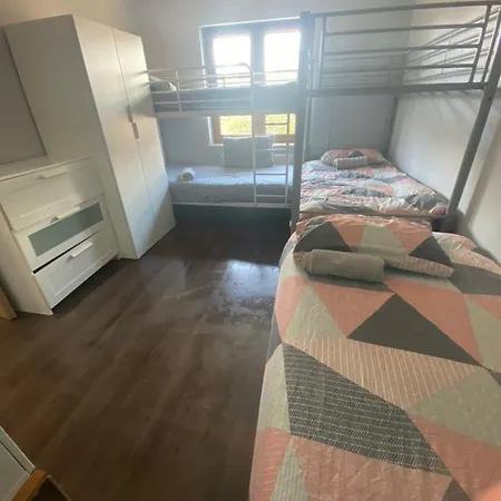Alloggio in famiglia Airport Big With Bathroom Outside - Kitchen Only 7 Days Reservation *