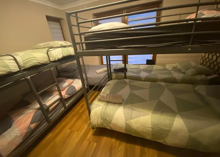 Airport Big With Bathroom Outside - Kitchen Only 7 Days Reservation