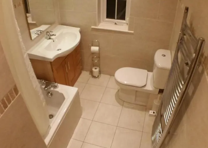 Airport Big With Bathroom Outside - Kitchen Only 7 Days Reservation * Dublino