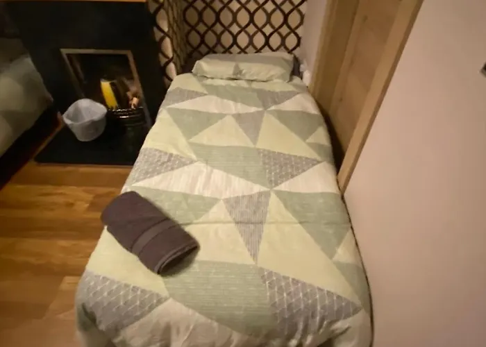 Alloggio in famiglia Airport Big With Bathroom Outside - Kitchen Only 7 Days Reservation Dublino