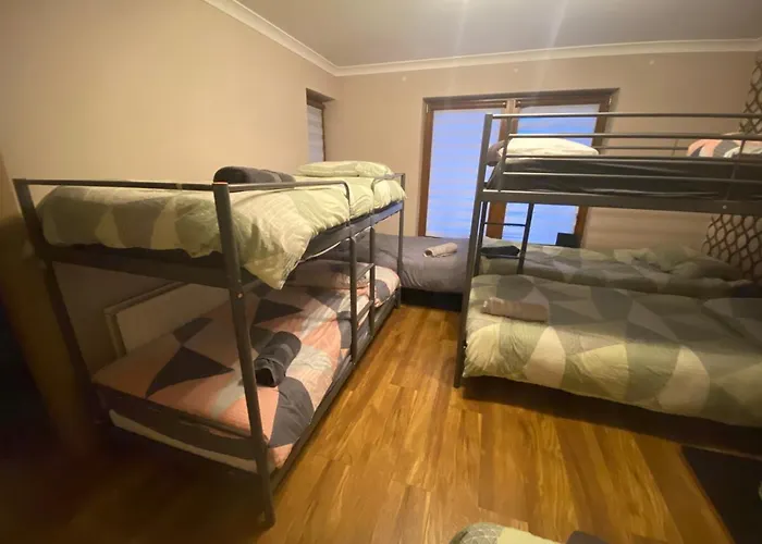 Airport Big With Bathroom Outside - Kitchen Only 7 Days Reservation