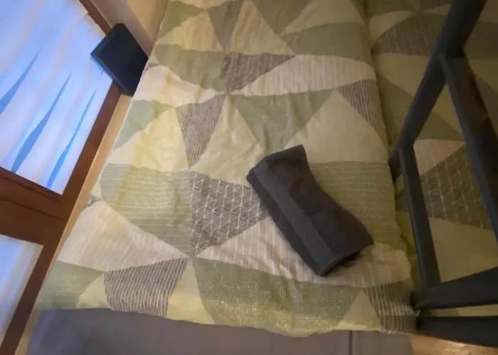 Kwatera prywatna Airport Big With Bathroom Outside - Kitchen Only 7 Days Reservation